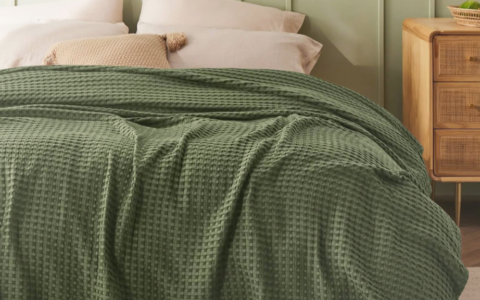 Bedsure Cooling Waffle Blanket Review 2026: A Summer Bedding Pick for Hot Sleepers